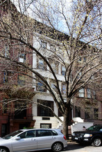 142 W 76th St in New York, NY - Building Photo - Building Photo