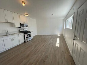 1068 E J St in Ontario, CA - Building Photo - Building Photo