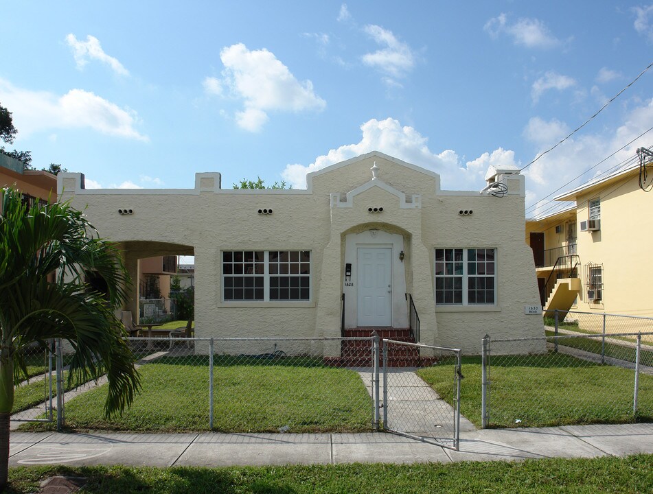 1528 SW 4th St in Miami, FL - Building Photo