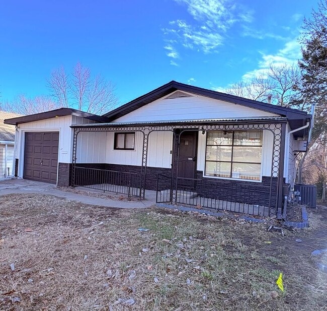 1309 S Ralston Ave in Independence, MO - Building Photo - Building Photo