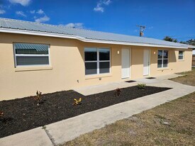 105 Lagrange Ave in Titusville, FL - Building Photo