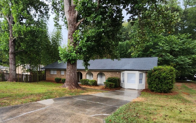 property at 2830 Knollview Dr