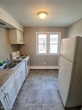 127 Shields Rd, Unit 2 in Youngstown, OH - Building Photo - Building Photo