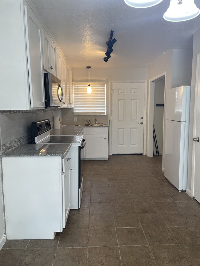 107 Lakeside Cir in Panama City Beach, FL - Building Photo - Building Photo