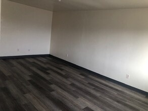 310 W Terry St, Unit B in Pocatello, ID - Building Photo - Building Photo