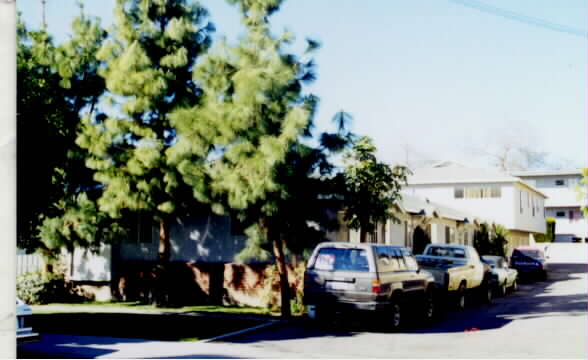 14547 Hartland St in Van Nuys, CA - Building Photo - Building Photo