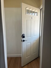 46 Phenix Ave, Unit 46 in West Warwick, RI - Foto de edificio - Building Photo