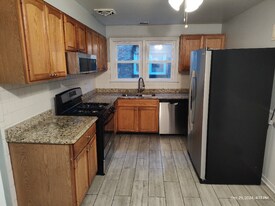 8242 Kilpatrick Ave, Unit 2 in Skokie, IL - Building Photo