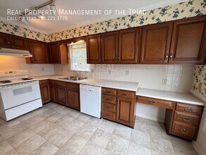 1100 Yellowbell Pl in Greensboro, NC - Building Photo - Building Photo