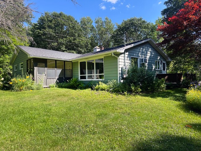 157 Hallowell Rd in Augusta, ME - Building Photo - Building Photo
