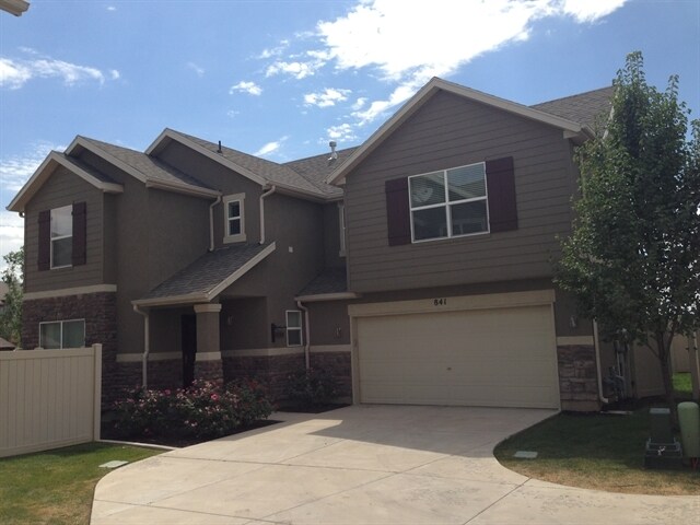 841 Wilstead Dr in North Salt Lake, UT - Building Photo