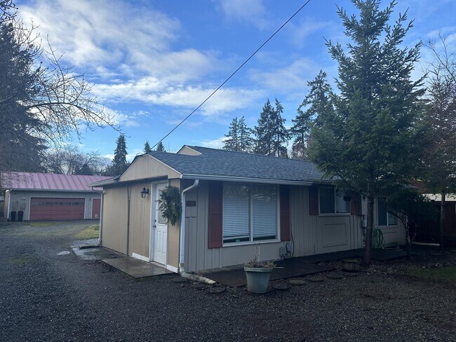 6814 Foster St SW in Lakewood, WA - Building Photo - Building Photo