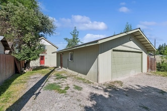 633 Kalispell Ave in Whitefish, MT - Building Photo - Building Photo