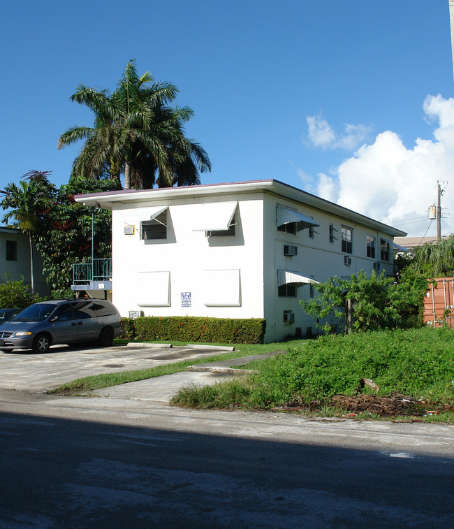 Bayshore Apartments in Miami, FL - Building Photo - Building Photo