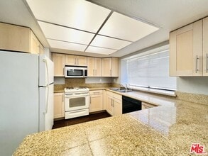 17057 S Vermont Ave in Gardena, CA - Building Photo - Building Photo