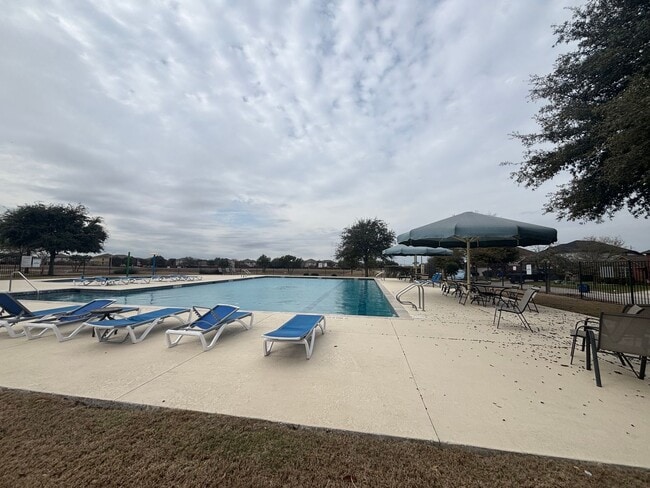 2127 Wiltshire Dr in New Braunfels, TX - Building Photo - Building Photo