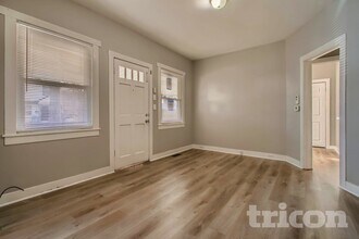 908 Bryan St, Unit E-1310 in Nashville, TN - Foto de edificio - Building Photo