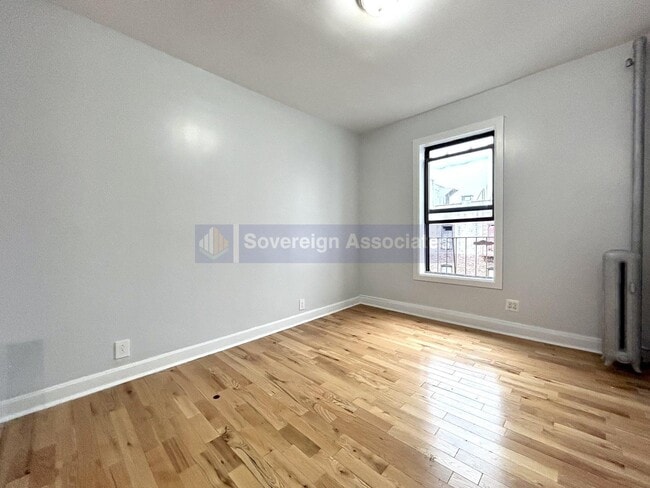 70 Post Ave in New York, NY - Building Photo - Building Photo