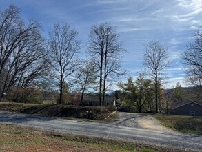 95 Amber Woods Dr in Glasgow, VA - Building Photo - Building Photo