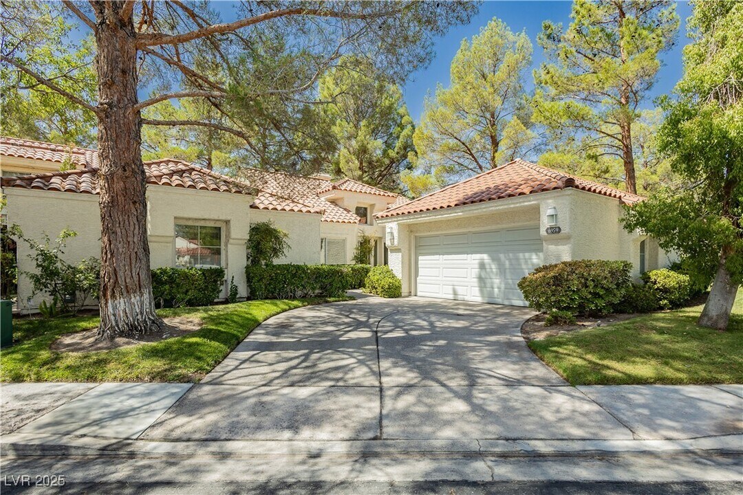 6959 Emerald Springs Ln in Las Vegas, NV - Building Photo