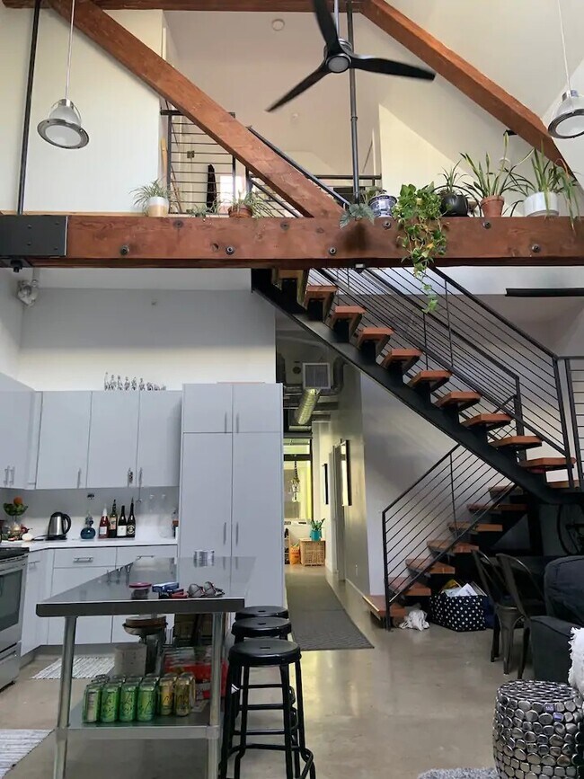 674 23rd St Apartments and Nearby Oakland Apartments For Rent Oakland, CA