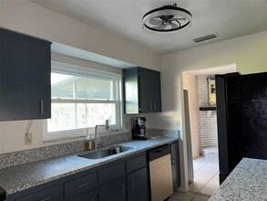 1310 Cinnamon Way W in Lakeland, FL - Building Photo - Building Photo