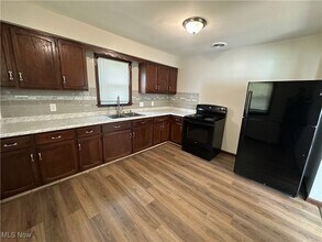 48 N Navarre Ave in Youngstown, OH - Building Photo - Building Photo