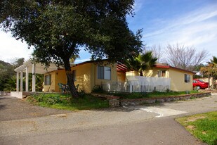 5710 Olive Hill Rd in Bonsall, CA - Building Photo