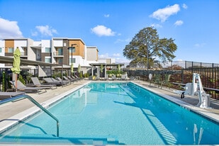 Verdell Pointe in Folsom, CA - Building Photo