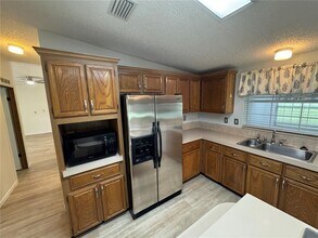 25704 Oak Alley in Leesburg, FL - Building Photo - Building Photo