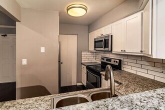 905 Harbor House Dr in Madison, WI - Building Photo - Building Photo