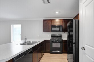 4235 Palmetto Grv Ln in Baytown, TX - Building Photo - Building Photo