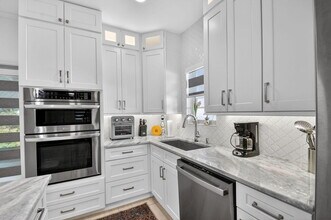 1511 S Palmway in Lake Worth Beach, FL - Building Photo - Building Photo