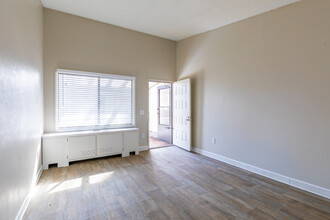 Laurel Bay in Ypsilanti, MI - Building Photo - Interior Photo