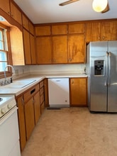 970 N 1st St in Tecumseh, NE - Foto de edificio - Building Photo