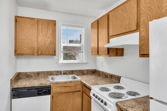 Sterling Oaks Apartments in Norfolk, VA - Building Photo - Building Photo