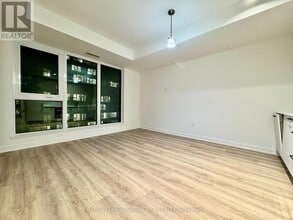 1 Quarrington Ln in North York, ON - Building Photo - Building Photo