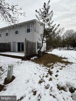 11 Sycamore Ct in Trenton, NJ - Building Photo