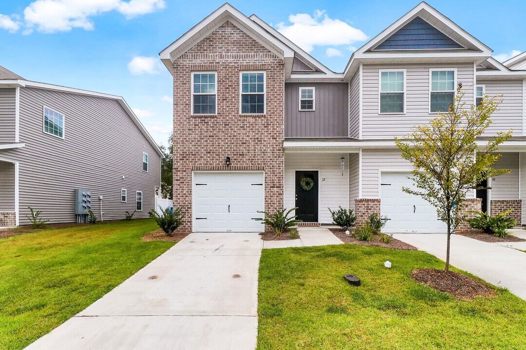 12 Mossy Oak Cove in Savannah, GA - Building Photo