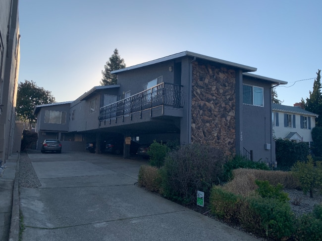 729 Highland Ave