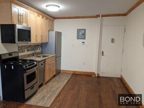 621-623-623 Middle Neck Rd in Great Neck, NY - Building Photo - Building Photo