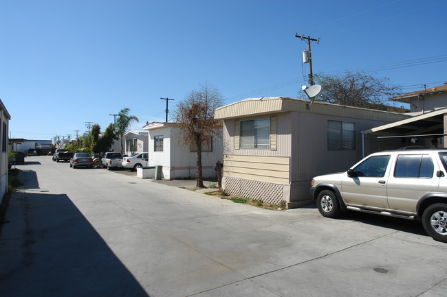 1741 Pomona Ave in Costa Mesa, CA - Building Photo - Building Photo