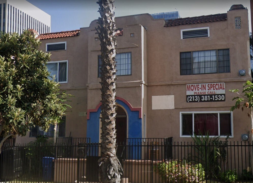 3057 Leeward Avenue, in Los Angeles, CA - Foto de edificio