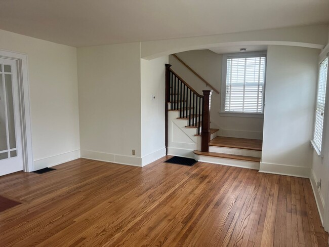 240 W Locust St in Dekalb, IL - Building Photo - Building Photo