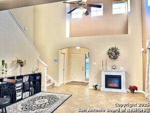 2014 Gray Fox Creek in San Antonio, TX - Foto de edificio - Building Photo