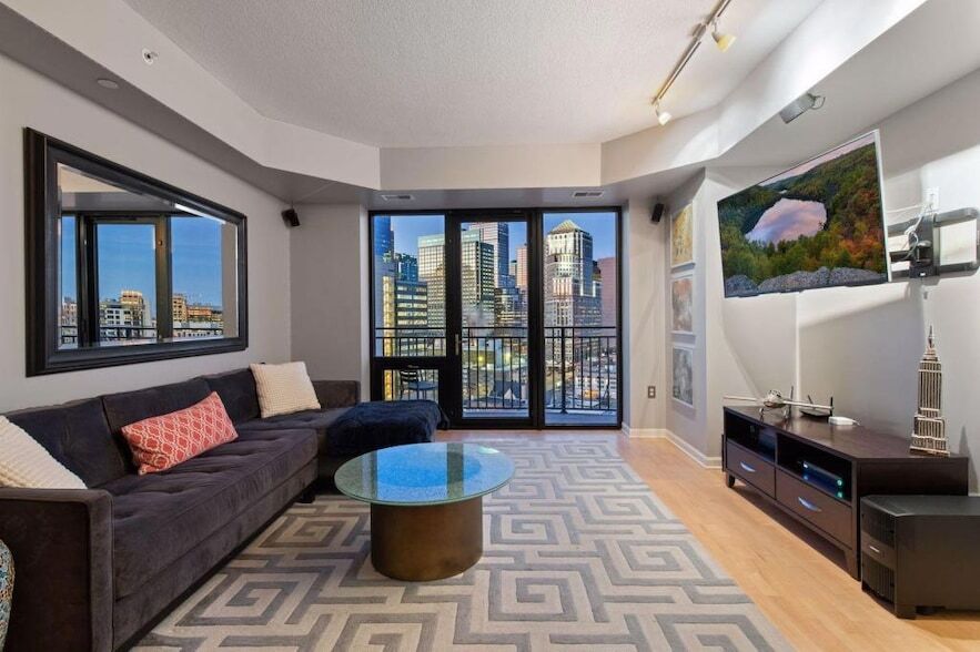 500 E Grant St in Minneapolis, MN - Foto de edificio