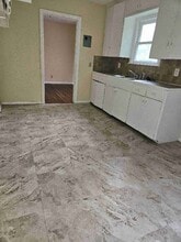 4833 Johnston Dr in Corpus Christi, TX - Building Photo - Building Photo