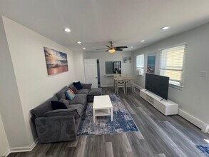 11 S Washington Ave in Margate City, NJ - Building Photo - Building Photo