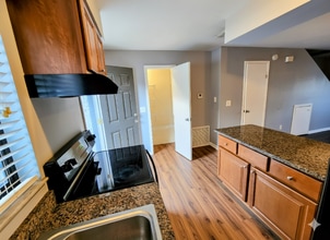 37220 Majestic Oak Ct in Dade City, FL - Building Photo - Building Photo