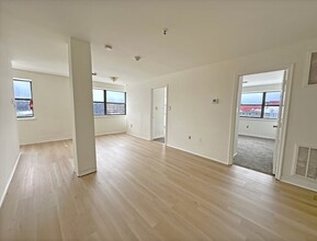 Bakery Apartments in Reading, PA - Foto de edificio - Building Photo